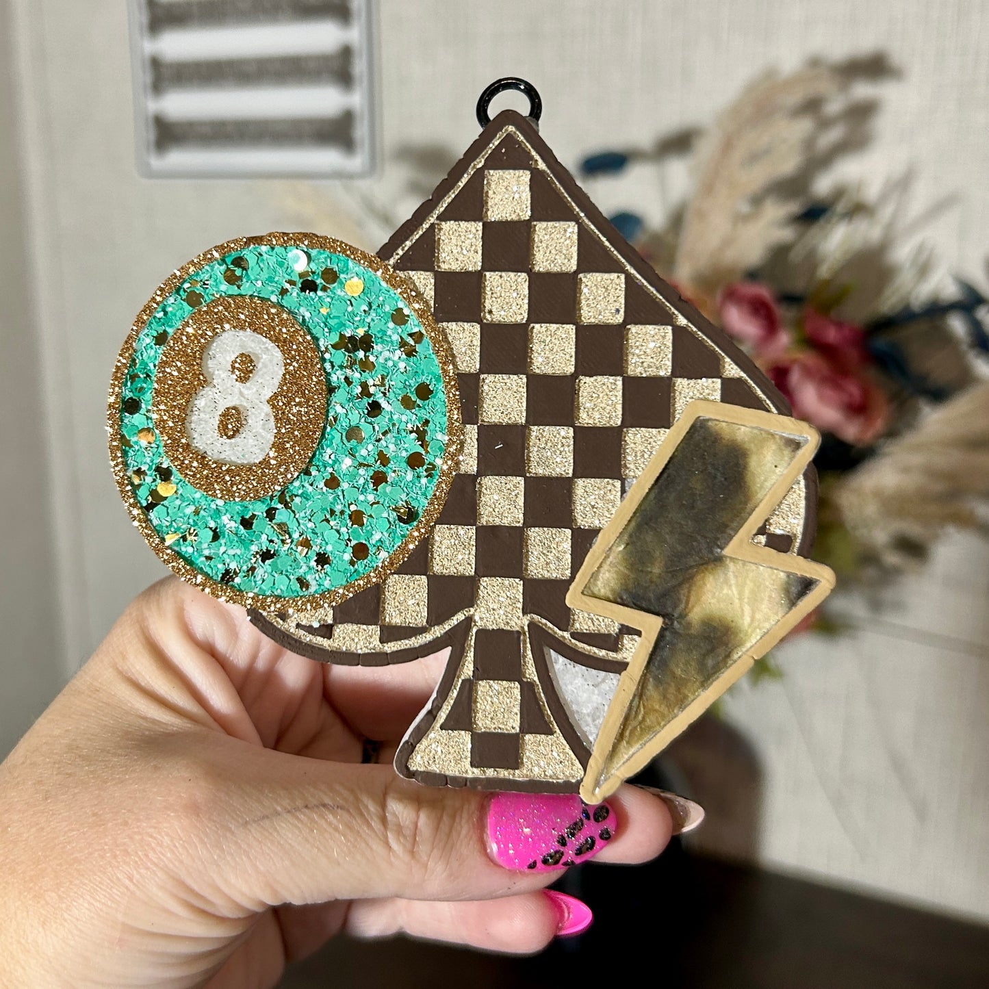 Checkered Spade 8 Ball Design