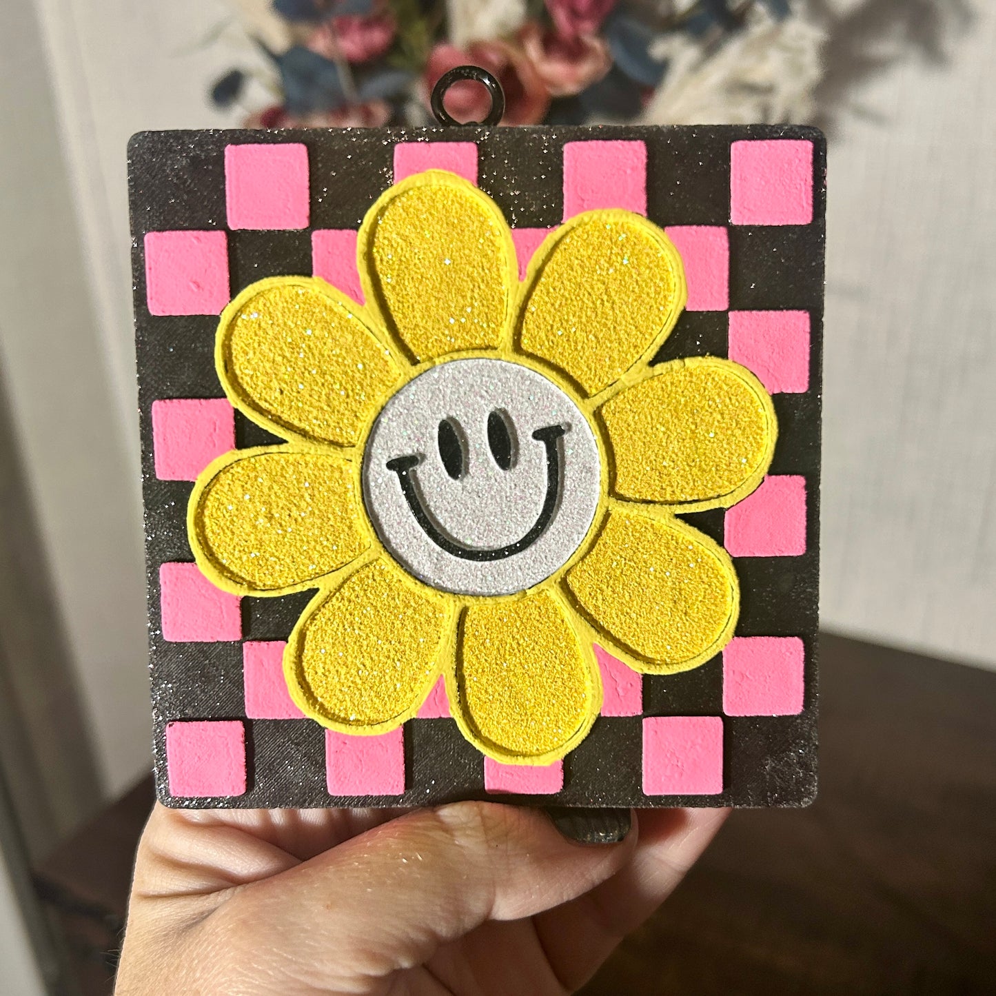 Checkered Daisy Smiley Freshie - Fragrance: Volcano