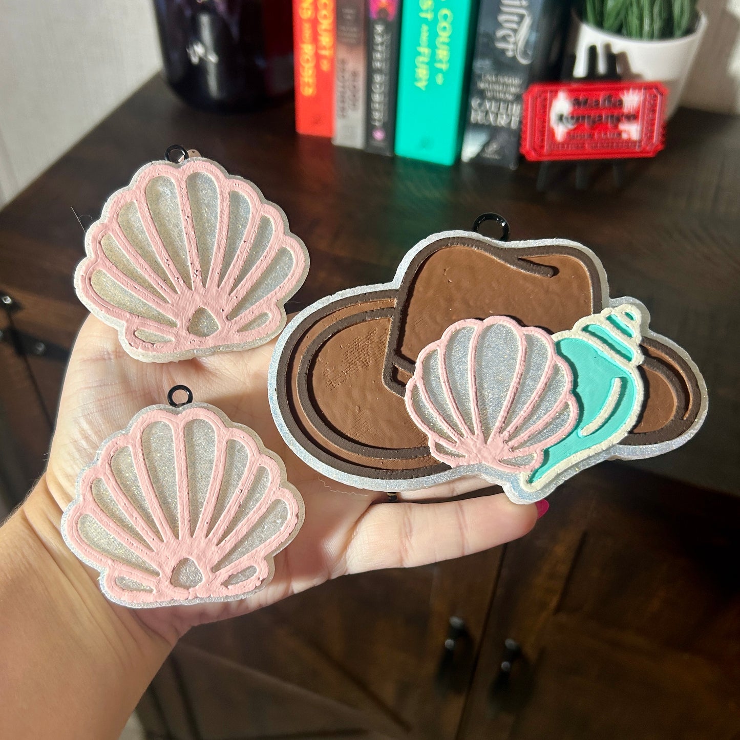 Seashell Cowboy Hat w / Shell Vents Full Set Design