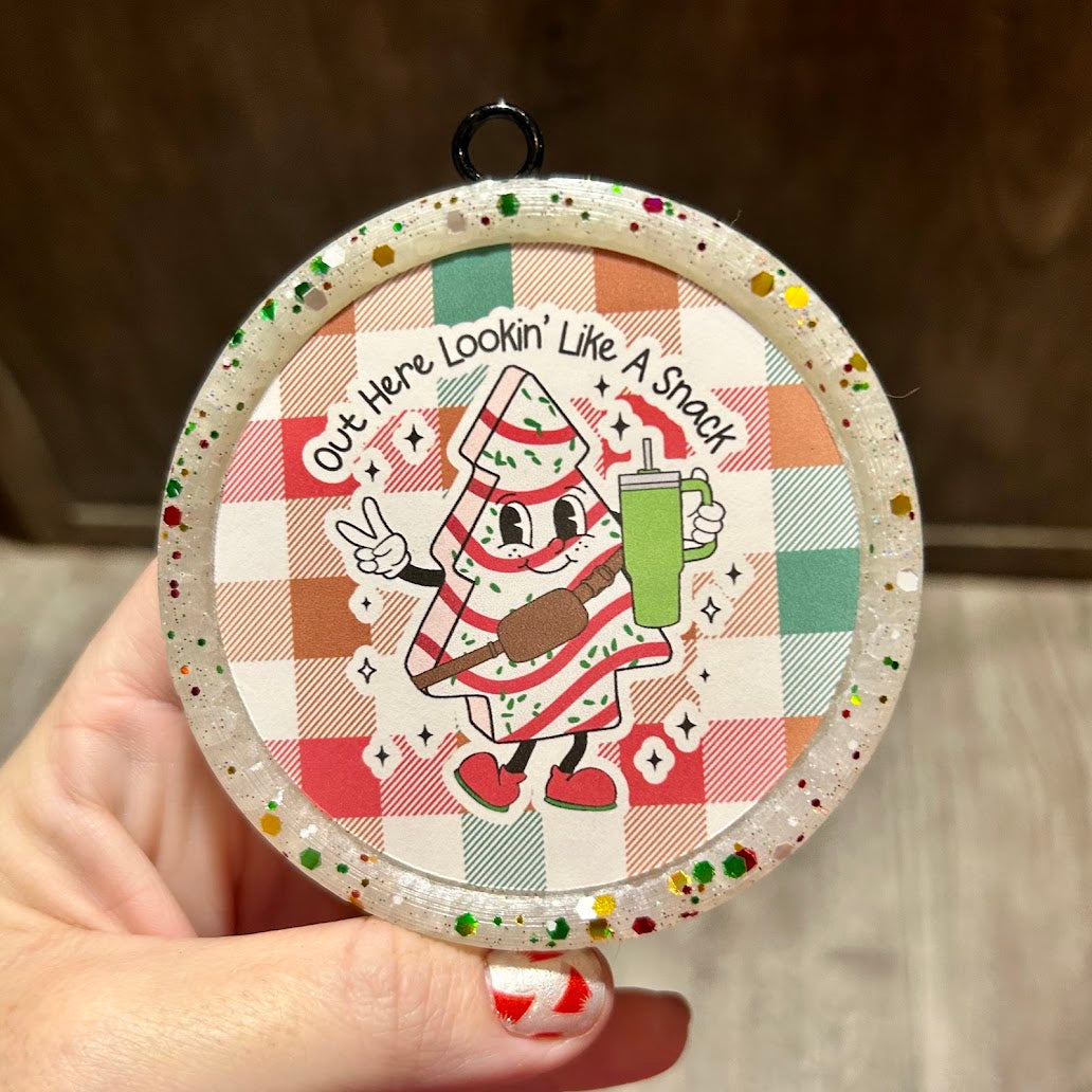 Lookin Like a Snack Round Freshie - Fragrance: Frosted Sugar Plum