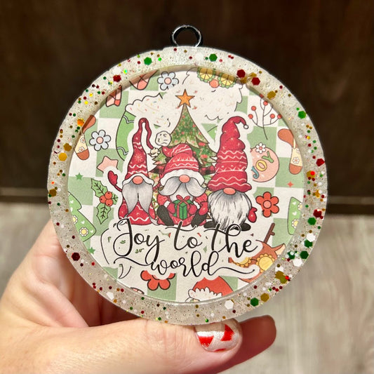 Joy to the World Round Freshie - Fragrance: Frosted Sugar Plum